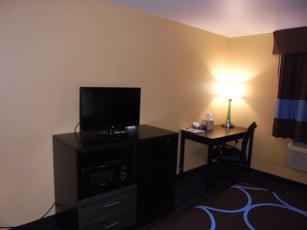 Super 8 By Wyndham Okawville Habitación foto